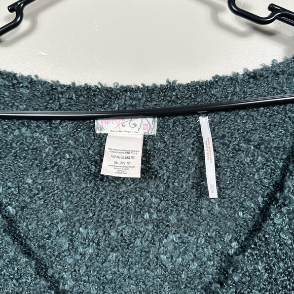 NWOT Free People Striped Fringe Juno Boucle Poncho Top Green - One Size - Picture 4 of 5